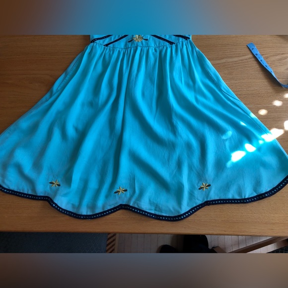 XS Knitted Dove Aqua Scalloped V-Neck Embroidered Dress - Picture 6 of 7